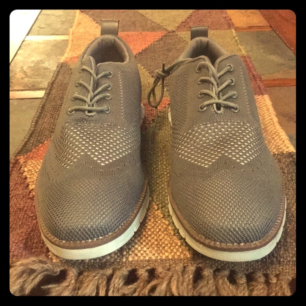 Franco Vanucci knit sneaker size 10